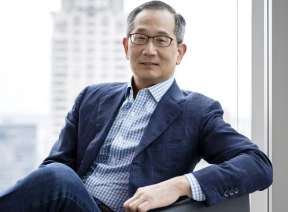 Kewsong Lee