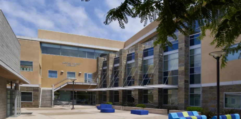 拉荷亚国家走读学校